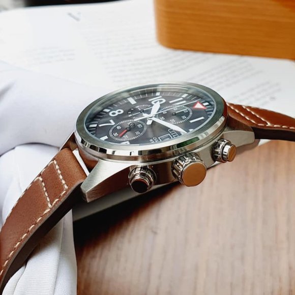 Sale! Citizen Sports 43mm Men's Leather Watch! - Picture 5 of 5